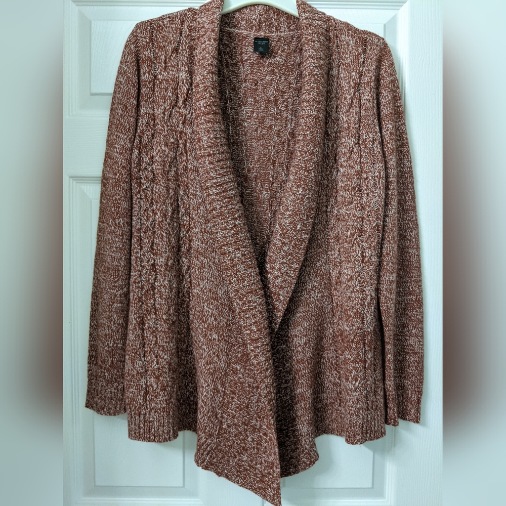 Madison Lilly acrylic open cardigan, Small